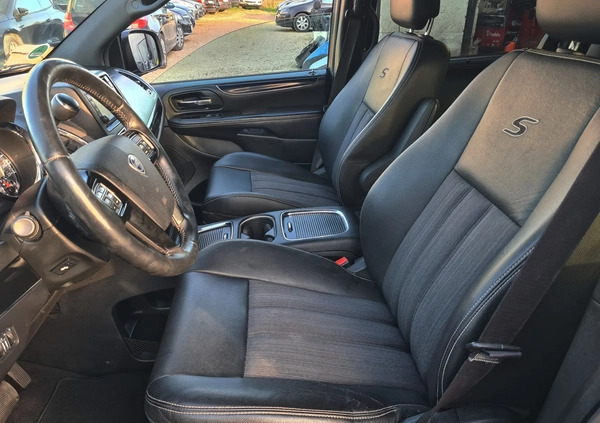 Lancia Voyager cena 61999 przebieg: 200473, rok produkcji 2014 z Miłakowo małe 781
